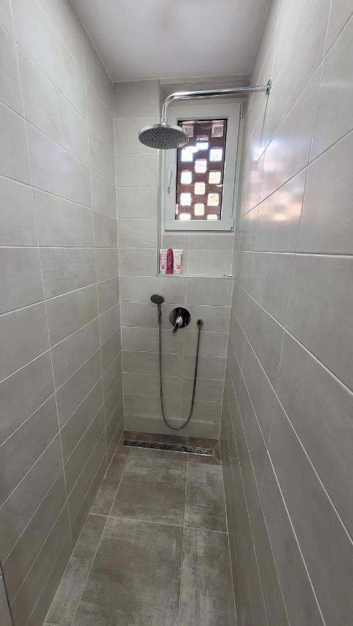 Andy Apartament Petroşani Εξωτερικό φωτογραφία